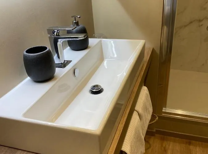 Casa Leoncino 4*