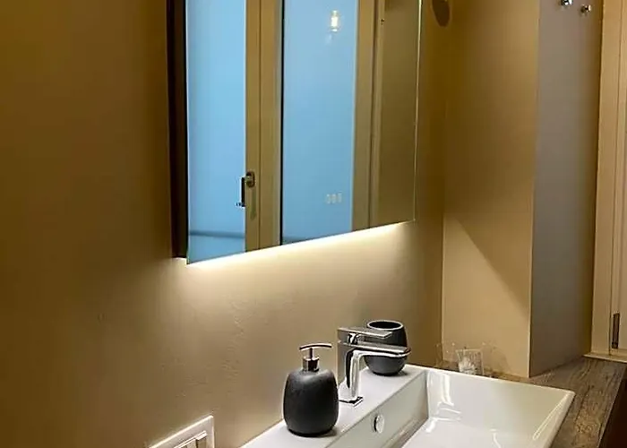 Casa Leoncino 4*